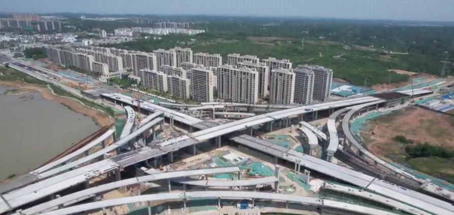 “五一”堅守不停工 項目建設“加速跑” 信陽市北環(huán)路快速化改造項目加快建設